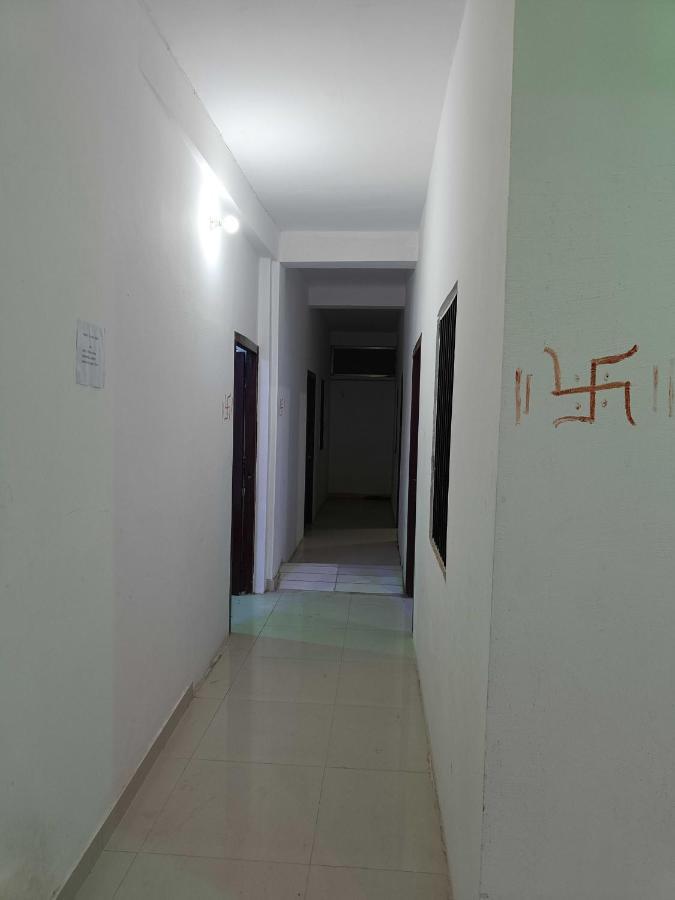 Oyo Pandey Ji Guesthouse Gorakhpur Exterior foto
